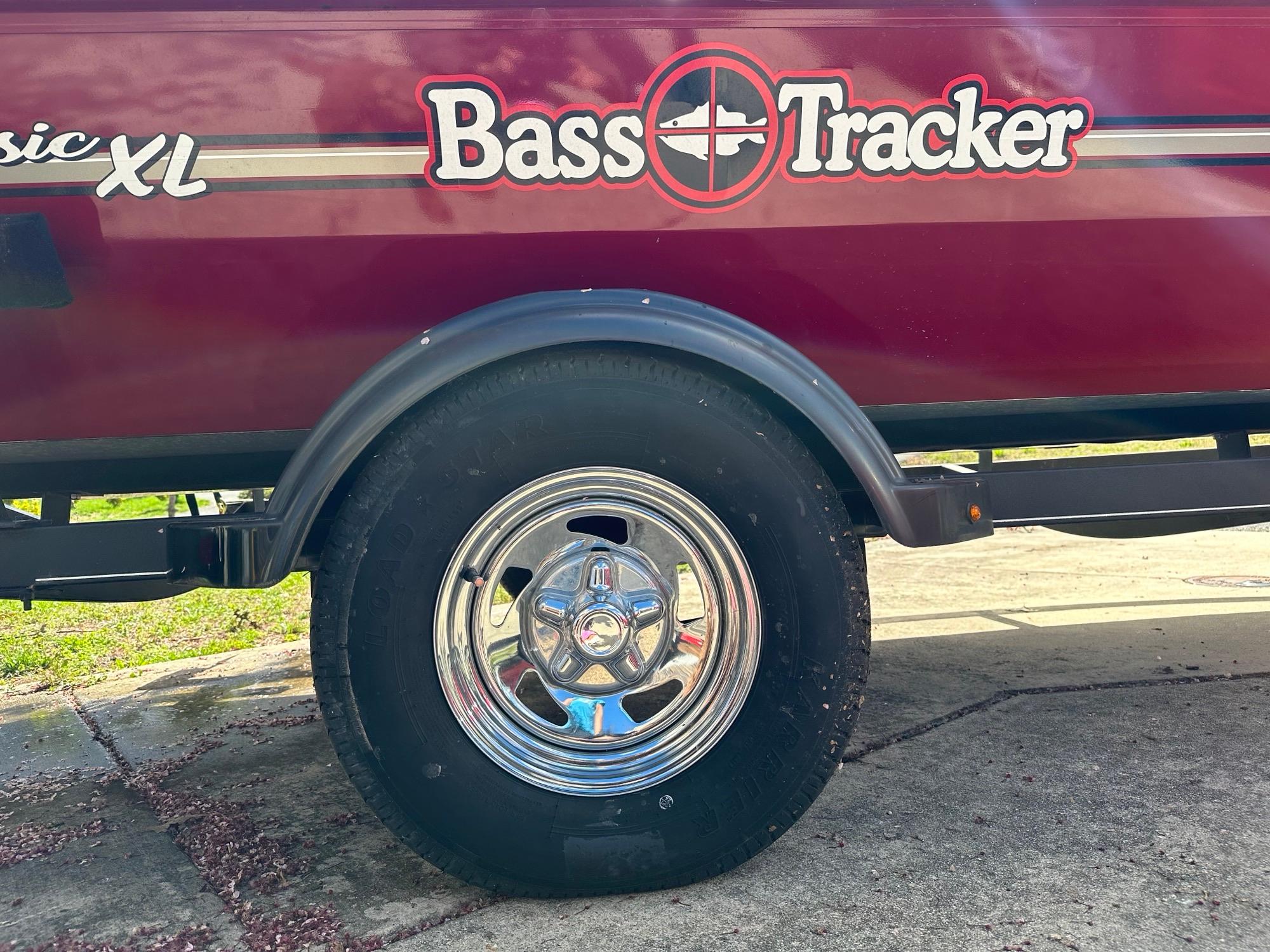 2020 Bass Tracker Classic