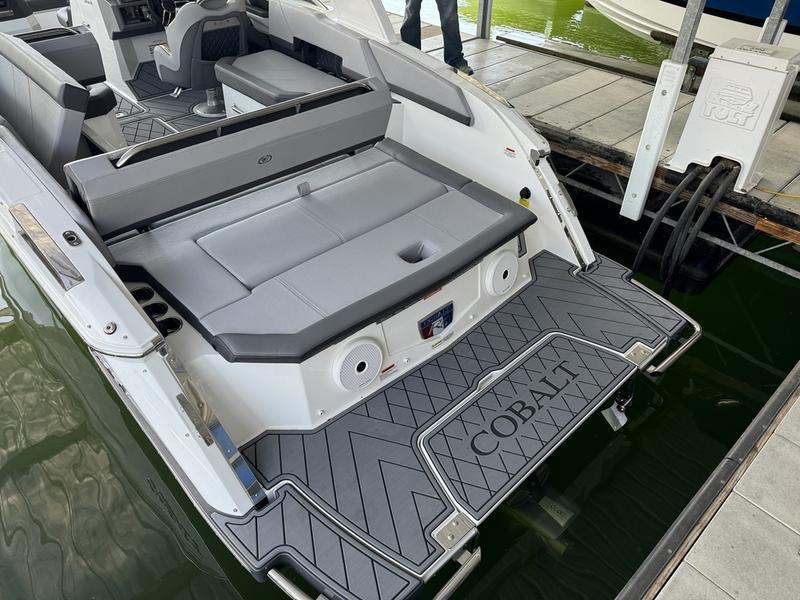 New 2024 Cobalt R6, 65026 Lake Ozark Boat Trader