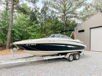 2010 Sea Ray 240 Sundeck