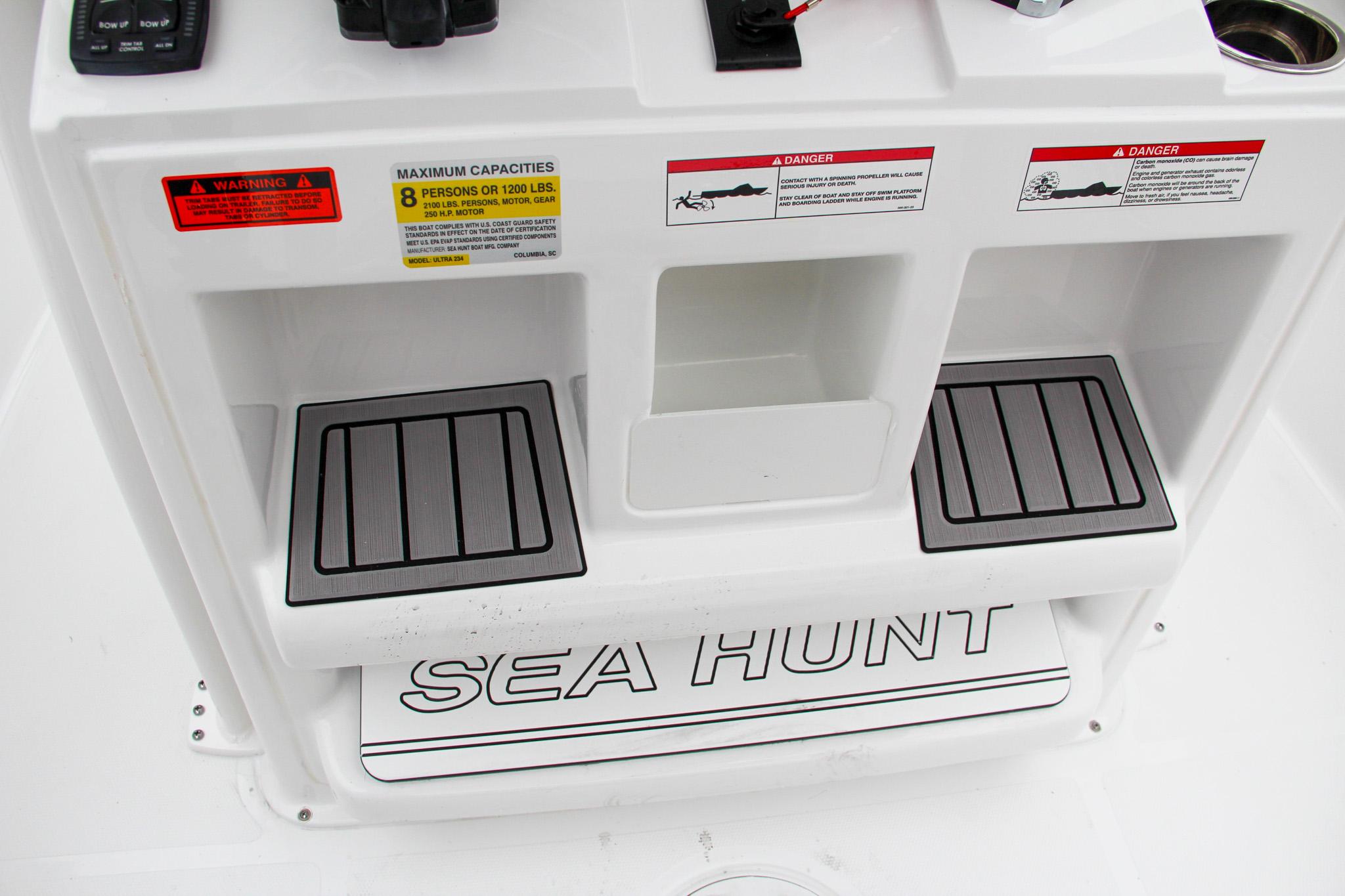 2024 Sea Hunt Ultra 234