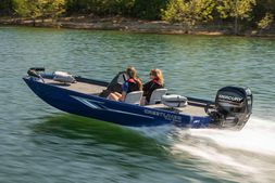 2023 Crestliner 1700 Storm