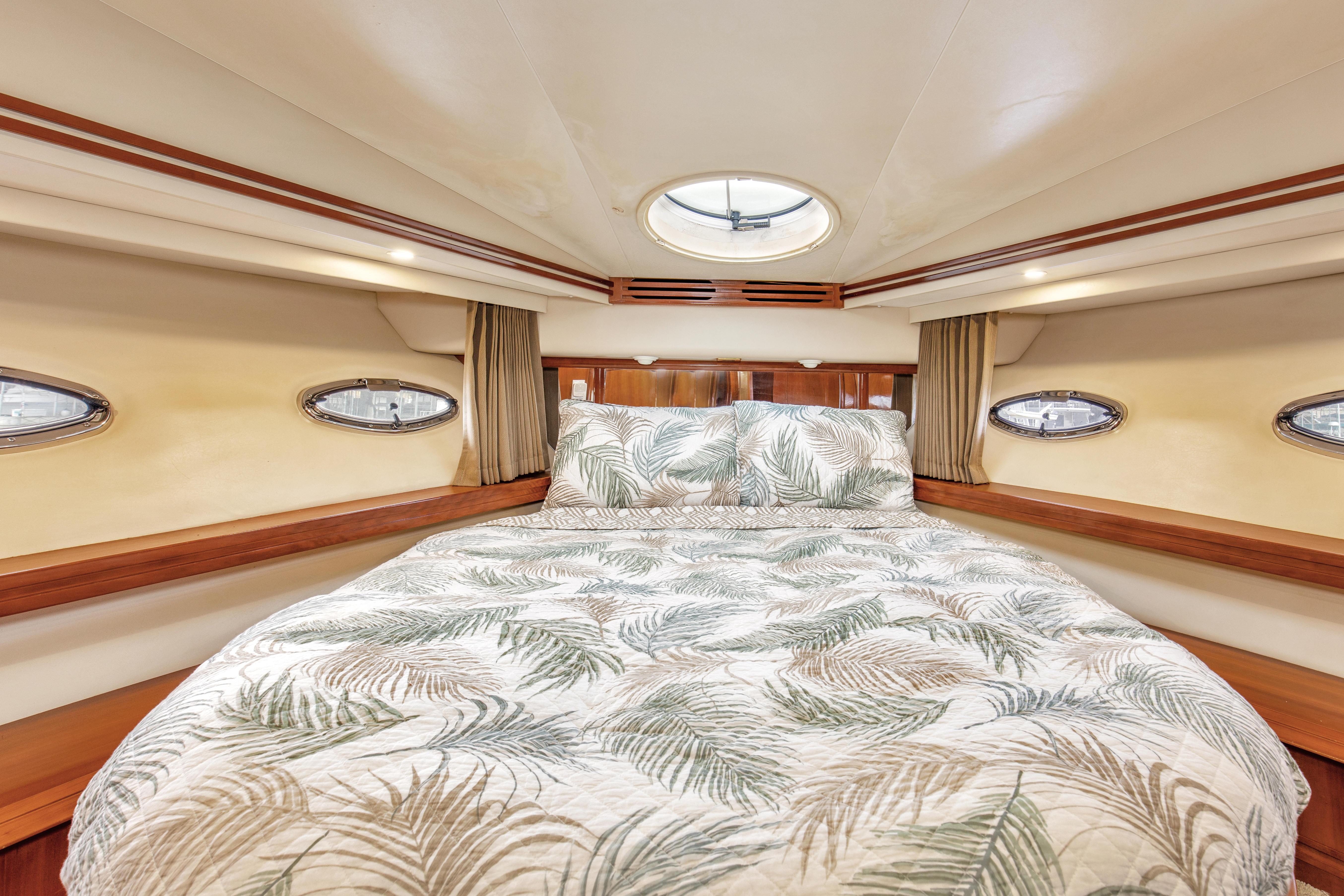 2003 57' Carver 570 Voyager Beautiful Guest Stateroom 1