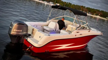 2012 Hydra-Sports 2300 DC