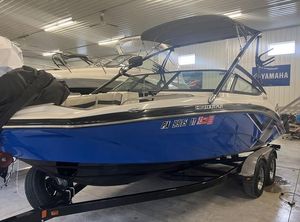 2014 Yamaha Boats 212X WITH PAINTED TRAILER