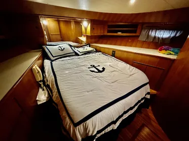 1999 Hyatt Motor Yacht