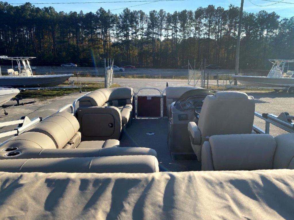 2023 Sun Tracker Party Barge® 22 RF DLX
