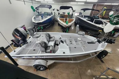 2023 Xpress Boats H17C 90HP VMAX