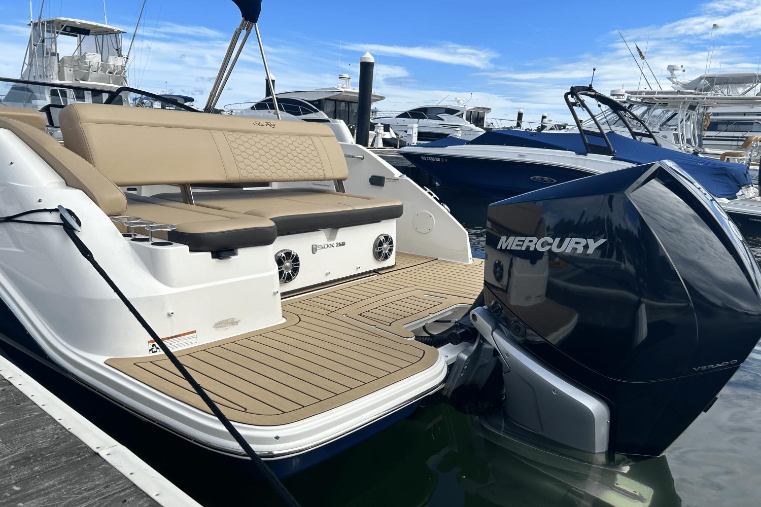 2020 Sea Ray SDX 250 Outboard