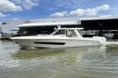 2024 Boston Whaler 420 Outrage