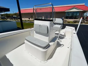 2024 May-Craft 1900 Center Console