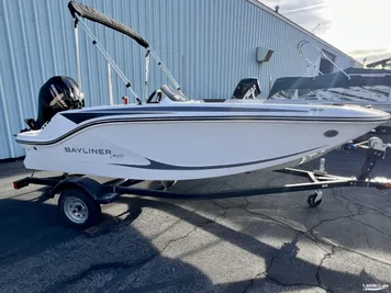 2024 Bayliner M15