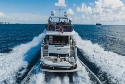 2019 Sunseeker 86 Yacht