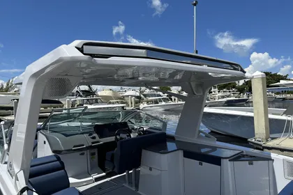 2024 Aviara AV32 Outboard