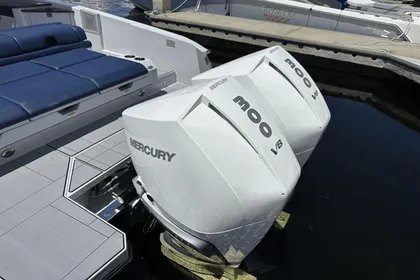 2024 Aviara AV32 Outboard