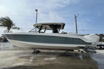 2024 Boston Whaler 350 Realm