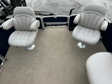 2012 Premier Re 221 Explorer