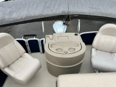 2012 Premier Re 221 Explorer