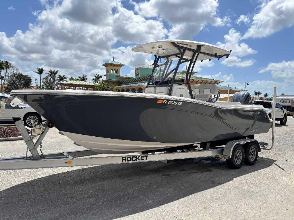 Used 2022 Sea Fox 248 Commander, 33781 Pinellas Park - Boat Used 2022 Sea Fox 248 Commander, 33781 Pinellas Park - Boat
