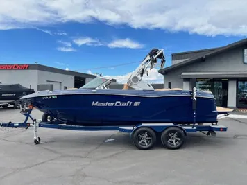 2021 MasterCraft XT21