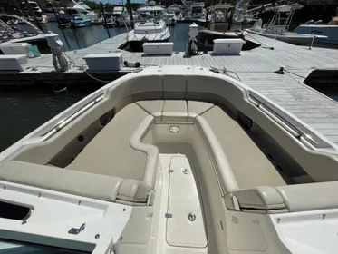 2020 Boston Whaler 32 VANTAGE