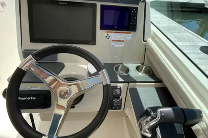 2020 Boston Whaler 32 VANTAGE