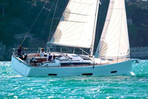 2021 Dufour 390