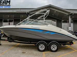 2015 Yamaha Boats AR210