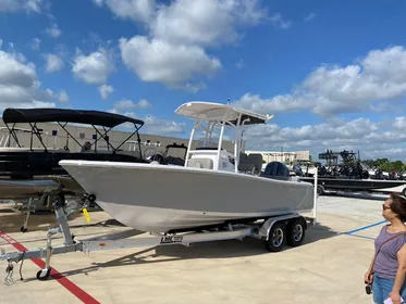 2021 Sportsman Heritage 211 Center Console