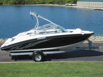 2015 Yamaha Boats AR190