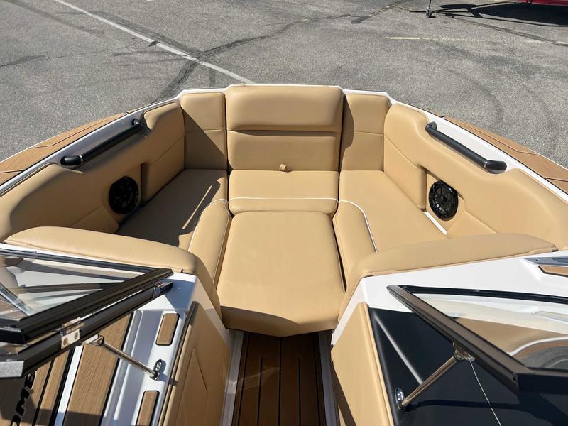 New 2024 Moomba Mondo, 83702 Boise Boat Trader