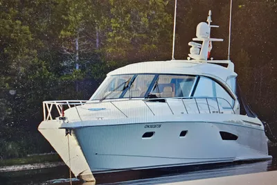 2011 Tiara Yachts 5800 Sovran