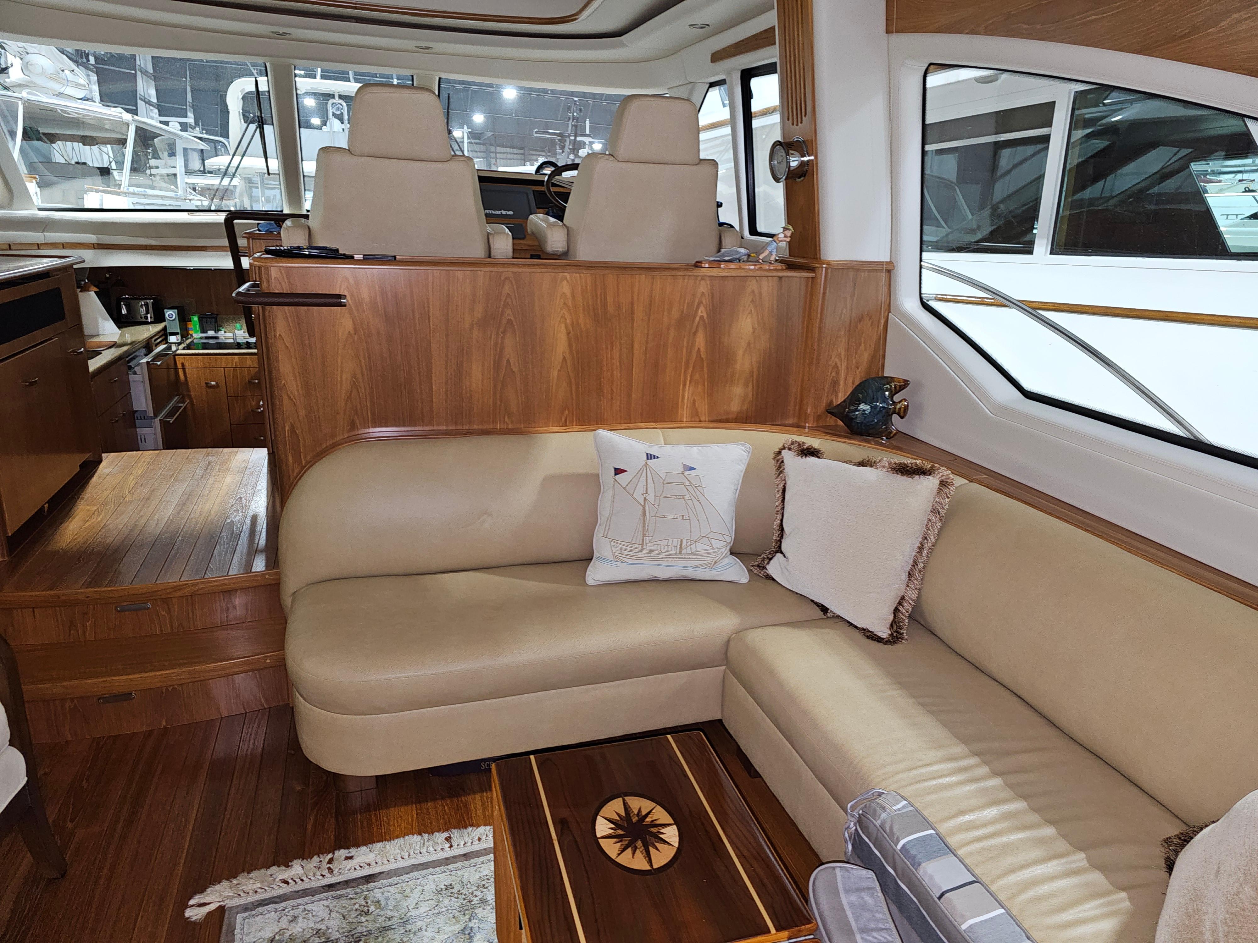 2011 Tiara Yachts 5800 Sovran