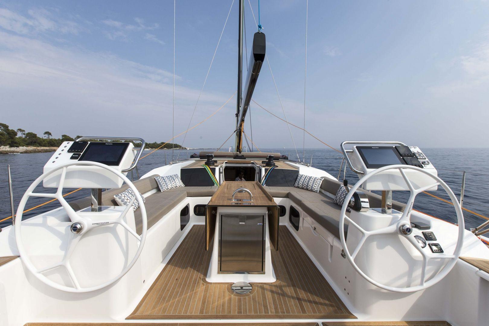 Manufacturer Provided Image: Manufacturer Provided Image: Dufour Exclusive 56 Helm