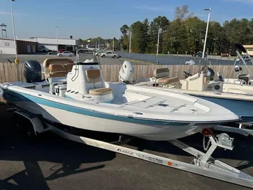 2024 NauticStar 224 Bay