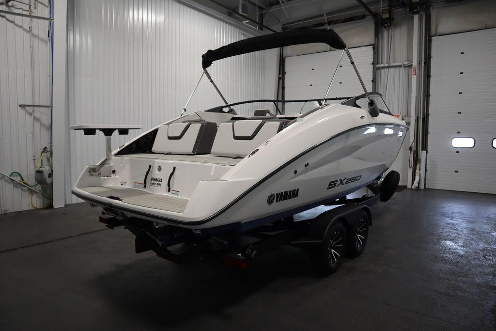 2024 Yamaha Boats 250 SX