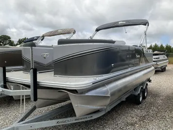 2024 Tahoe Pontoon Boats LTZ - 23 FT Versatile Rear Lounger