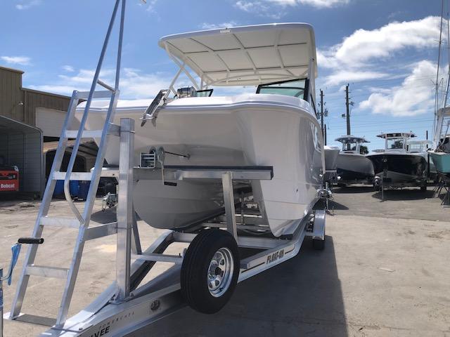 2023 Twin Vee 240 DC-GFX