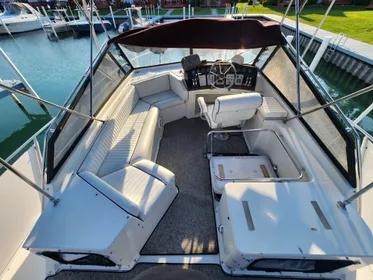 1987 Carver 32 Mariner