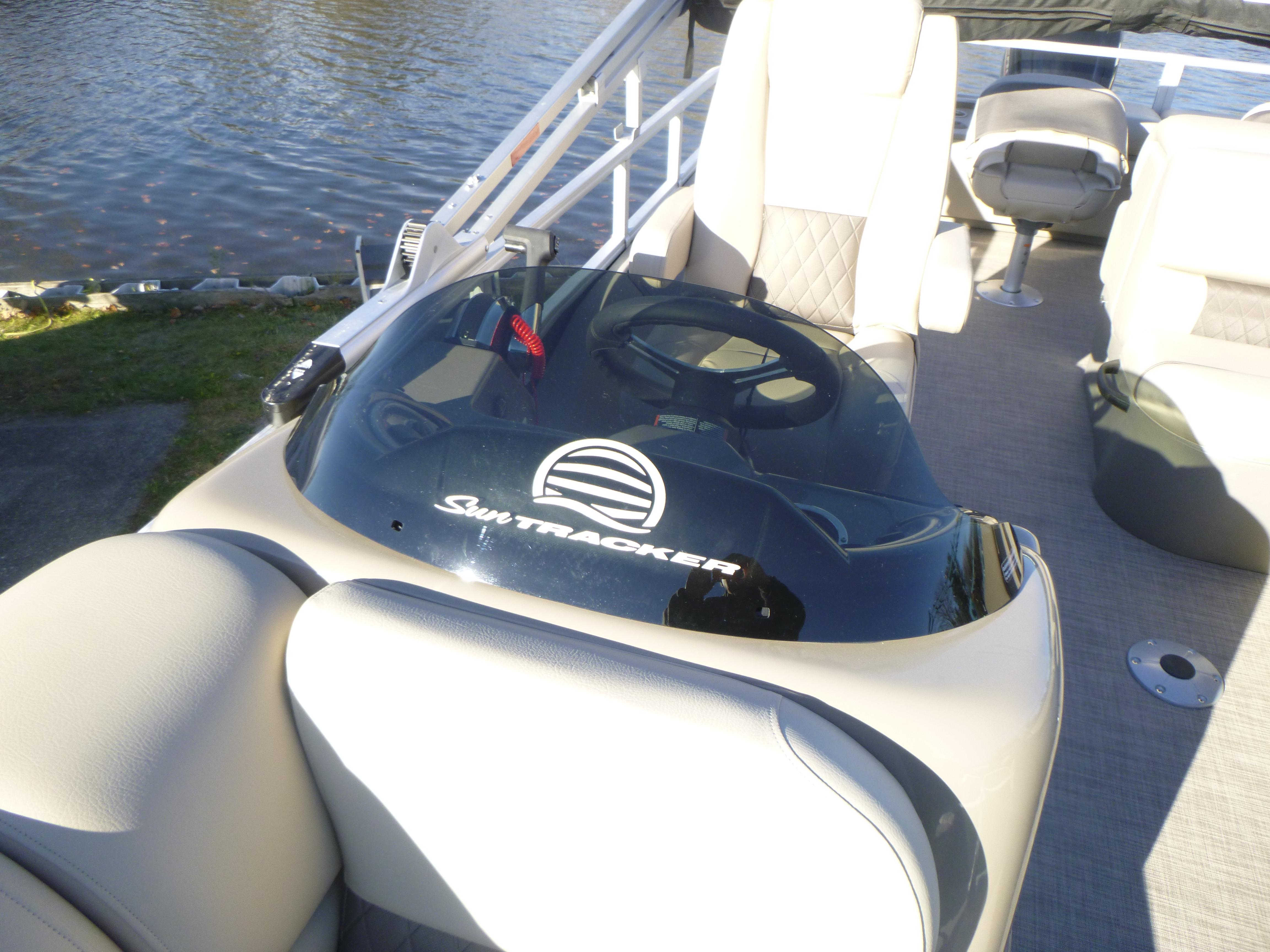 New 2023 Sun Tracker Fishin' Barge 22 DLX, 48821 Lansing - Boat Trader