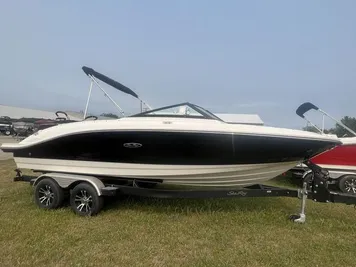 2023 Sea Ray SPX 210