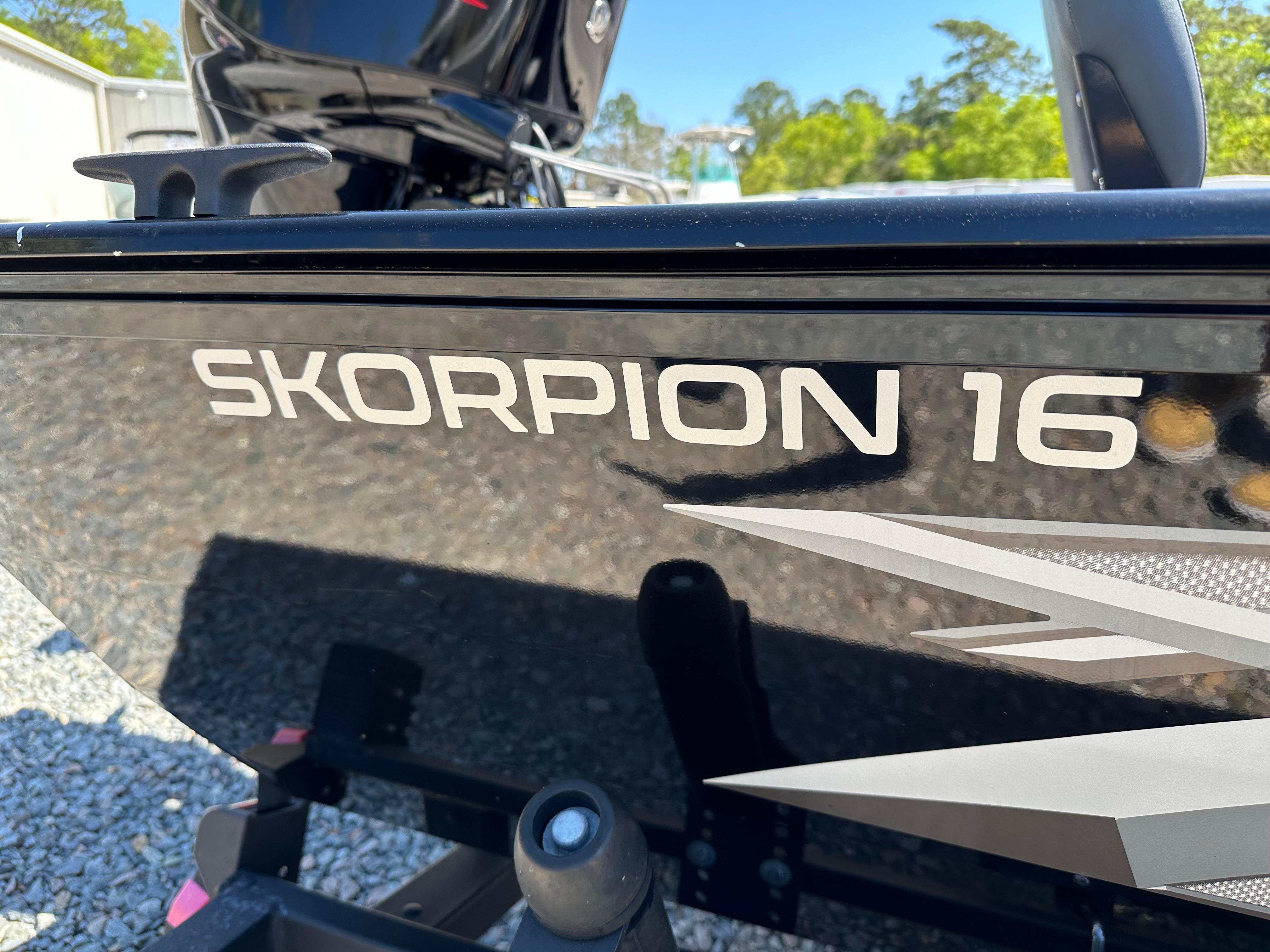 2022 Lowe Skorpion 16