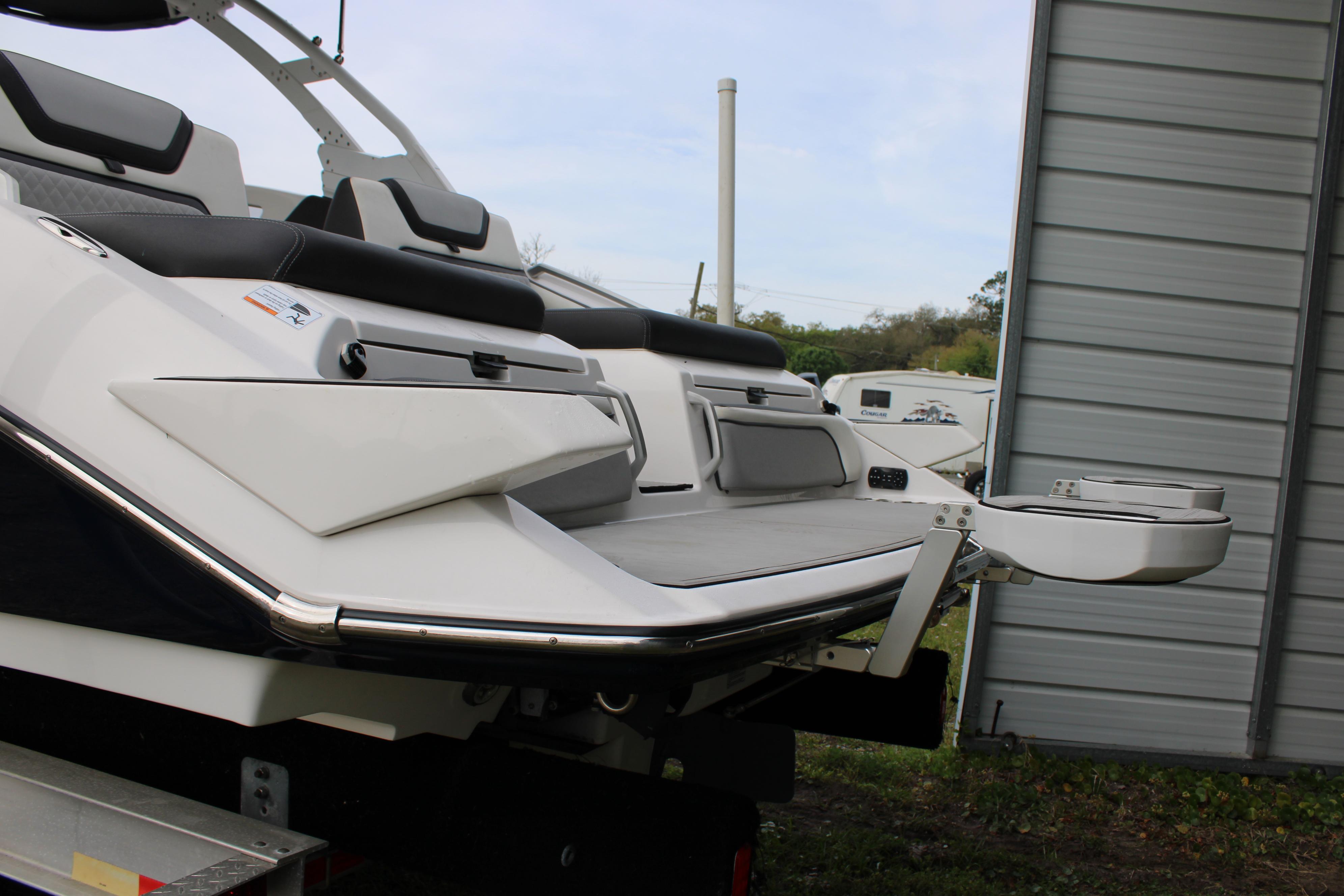 2021 Yamaha Boats 275 SE