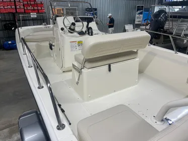 2024 Boston Whaler 170 Montauk