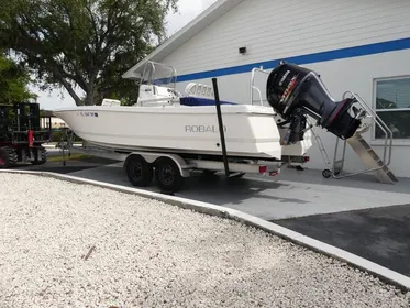 2017 Robalo 246 Cayman