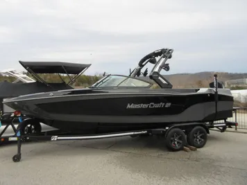 2024 MasterCraft XT25