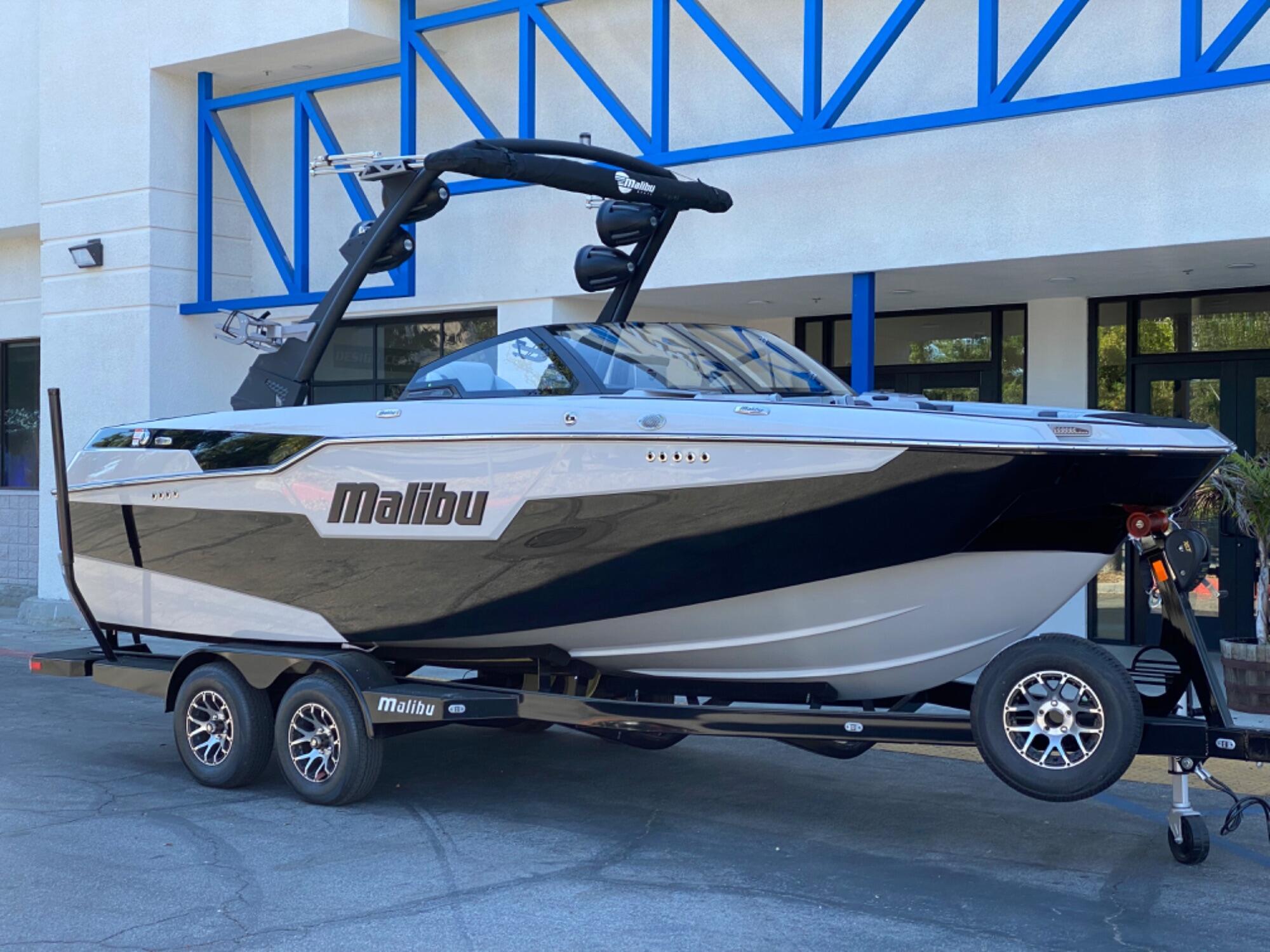 New 2023 Malibu M220, 91384 Castaic - Boat Trader