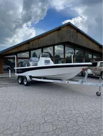 2023 NauticStar 215 Bay