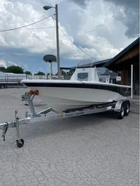 2023 NauticStar 215 Bay