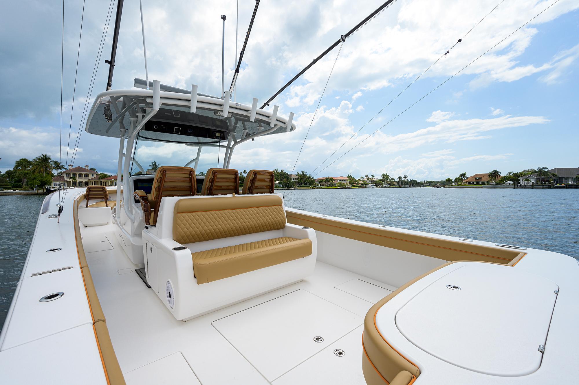 Valhalla 41 Reel Time - Aft Facing Console Seat