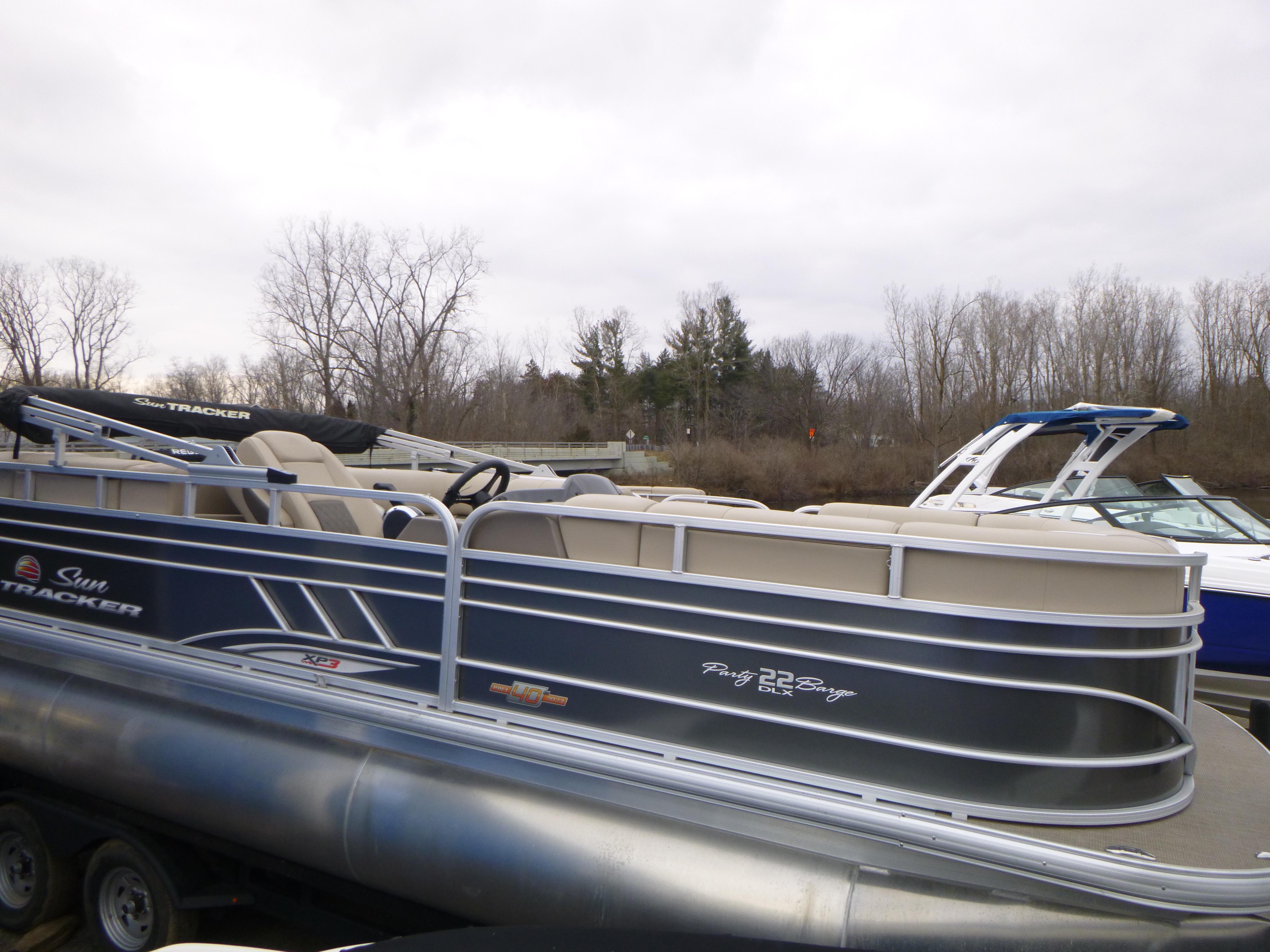 New 2023 Sun Tracker Fishin' Barge 22 DLX, 48821 Lansing - Boat Trader